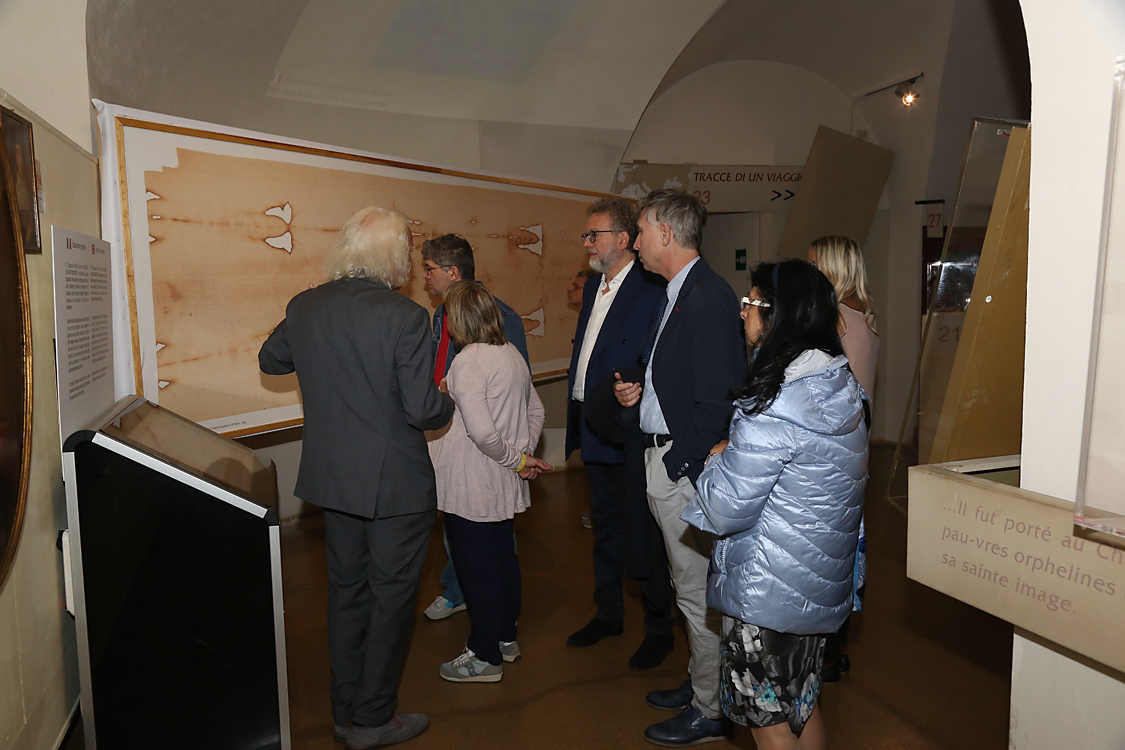 Restauri Santo Sudario - Museo della Sindone_029.jpg